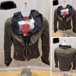 Crisca Elegant stylish Black and gold Women's Jacket small